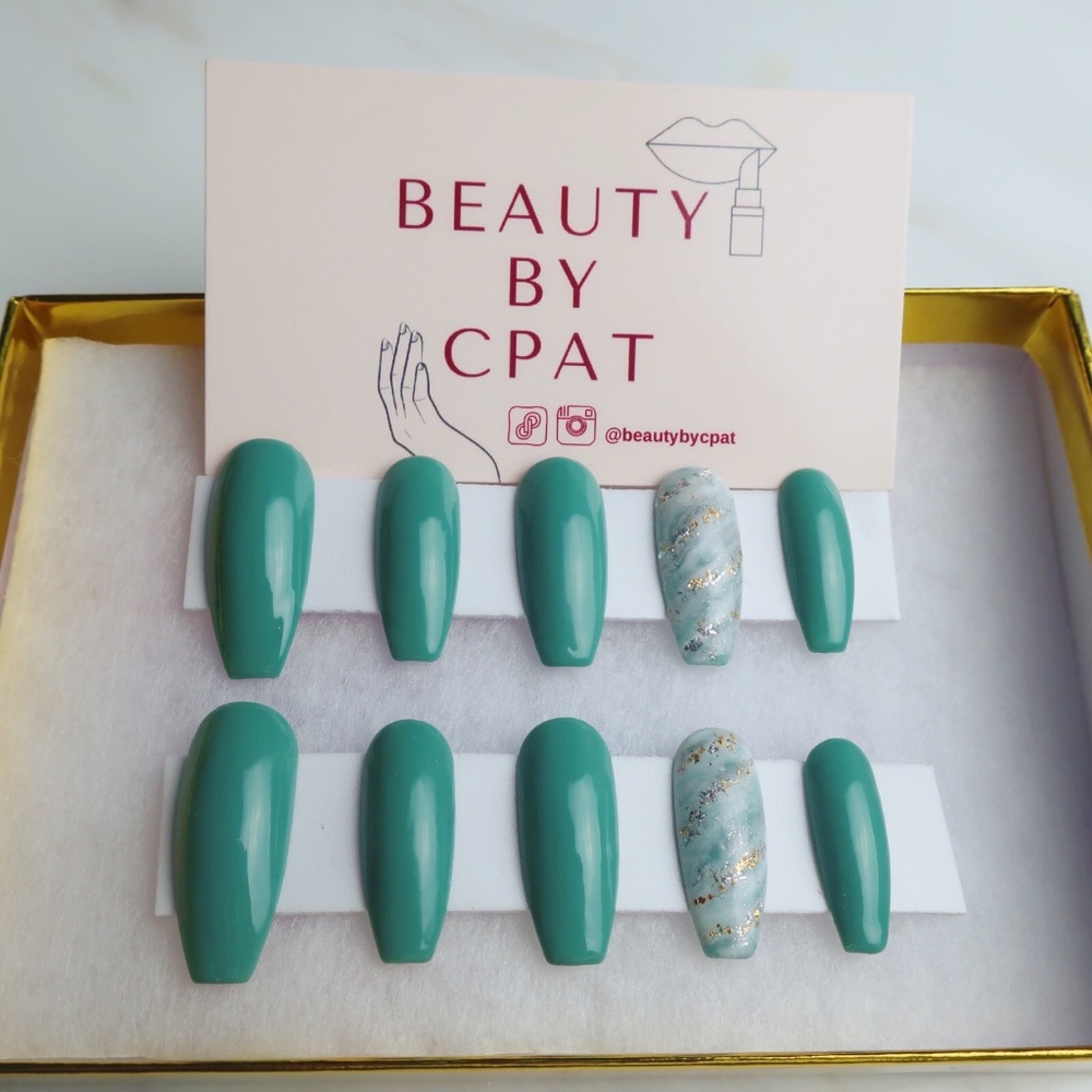 Marble Accent LUXURY PRESS ON NAILS